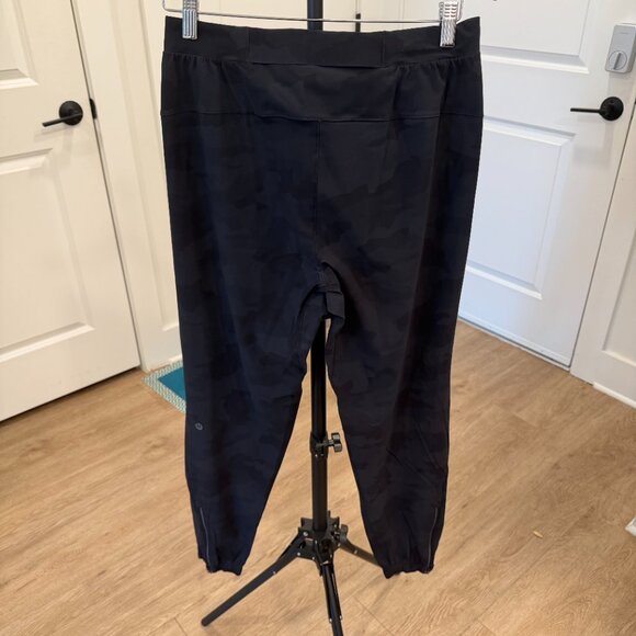 Men's Lululemon Surge Joggers 29" Inseam - Picture 7 of 12